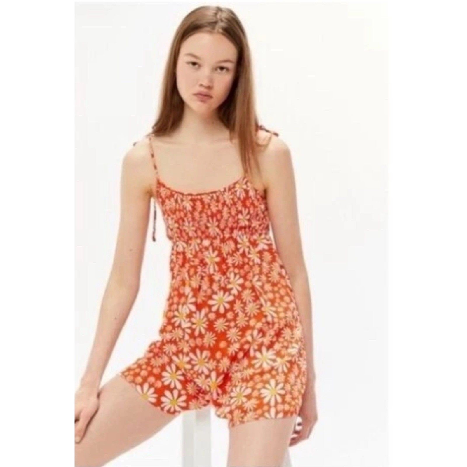 Urban Outfitters Mae Tie Shoulder Smocked Romper Size M Orange Daisy Swingy
